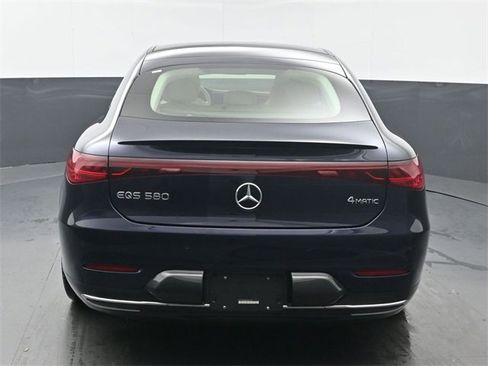 Used 2022 Mercedes-Benz EQS 580 4MATIC Sedan image 4