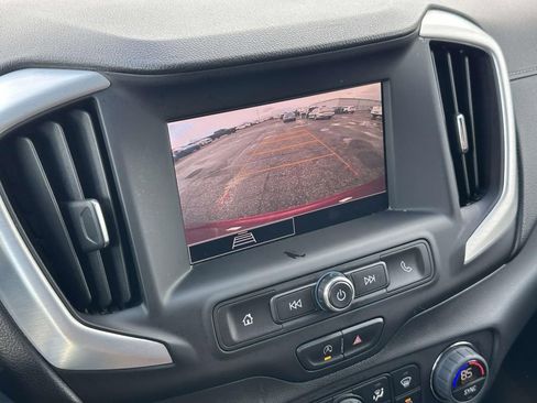 Used 2023 GMC Terrain SLE w/ Driver Convenience Package image 27