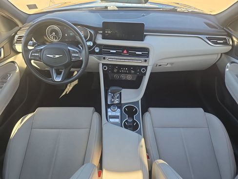 Used 2025 Genesis G70 2.5T RWD image 9