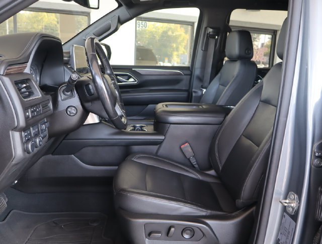 Used 2021 Chevrolet Suburban Z71 w/ Luxury Package AWD/4WD image 15