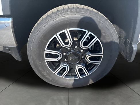 Used 2022 Chevrolet Silverado 3500 LTZ w/ LTZ Convenience Package AWD/4WD image 13