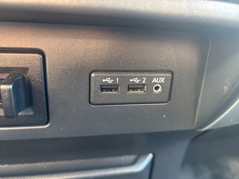 Used 2019 Nissan Titan SV image 18