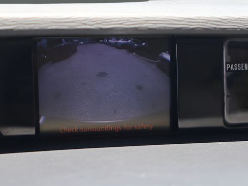 Used 2014 Toyota Sienna XLE FWD image 25