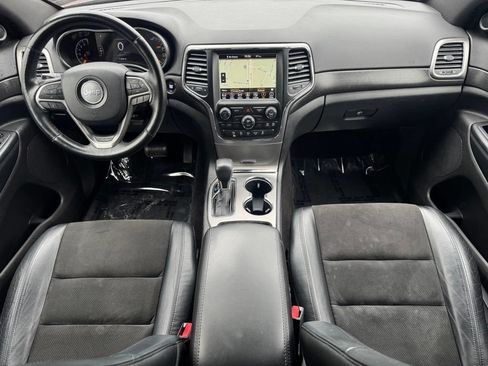 Used 2018 Jeep Grand Cherokee Altitude AWD/4WD image 11