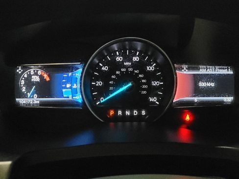 Used 2016 Ford Explorer XLT w/ Equipment Group 202A AWD/4WD image 23