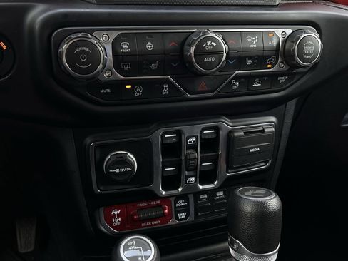 Used 2023 Jeep Wrangler Unlimited Rubicon w/ Safety Group image 20