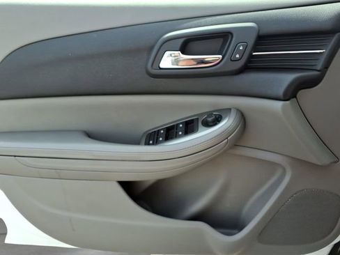 Used 2015 Chevrolet Malibu LS FWD image 15