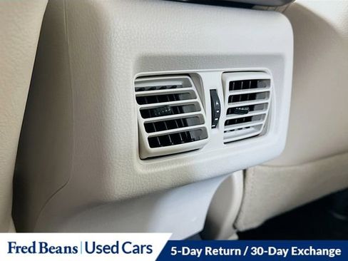 Used 2018 Toyota Camry L image 25