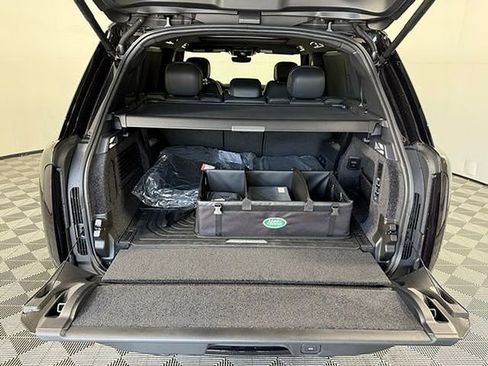 New 2026 Land Rover Range Rover Long Wheelbase SE AWD/4WD image 17