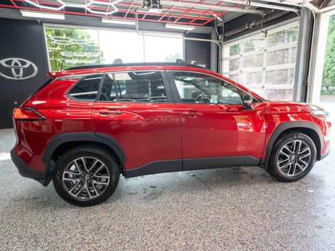 Used 2026 Toyota Corolla Cross XLE w/ Convenience Package AWD/4WD image 4
