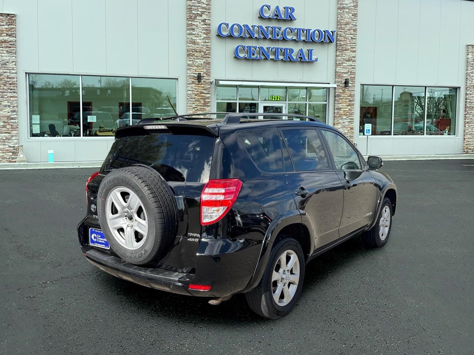 Used 2010 Toyota RAV4 Limited AWD/4WD image 4