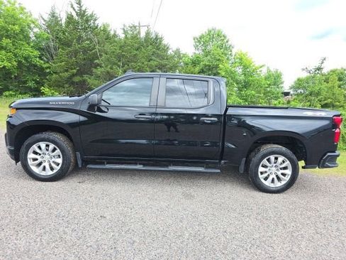 Used 2021 Chevrolet Silverado 1500 Custom w/ Safety Confidence Package AWD/4WD image 2