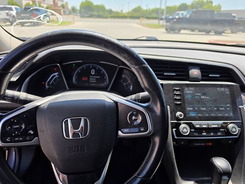 Used 2019 Honda Civic EX image 6