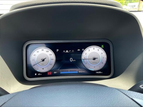 Used 2023 Hyundai Kona Limited AWD/4WD image 13
