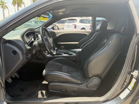Used 2016 Dodge Challenger R/T Scat Pack RWD image 9