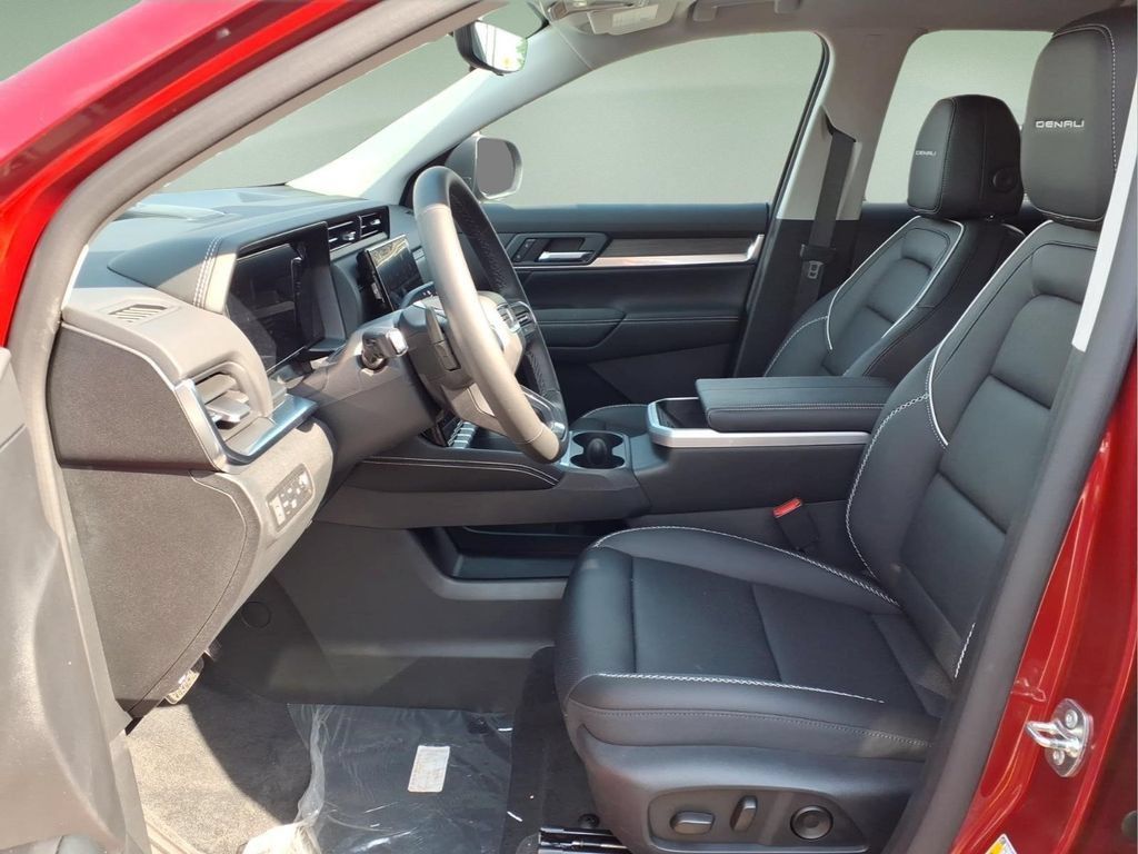 New 2027 GMC Terrain Denali w/ LPO, Floor Liner Package AWD/4WD image 4