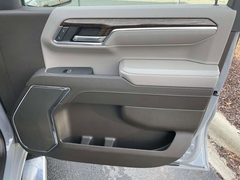 Used 2024 GMC Sierra 1500 SLE image 45