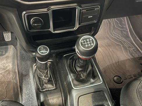 Used 2021 Jeep Wrangler Sport AWD/4WD image 21
