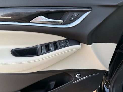 Used 2021 Buick Enclave Essence w/ Sport Touring Edition image 10