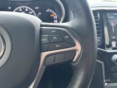 Used 2019 Jeep Grand Cherokee Limited image 10