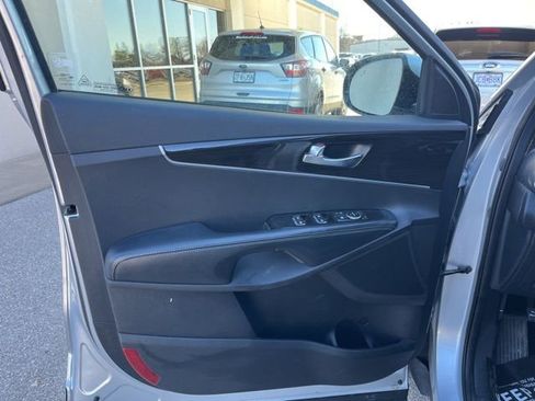 Used 2020 Kia Sorento LX w/ LX I4 Convenience Package image 7