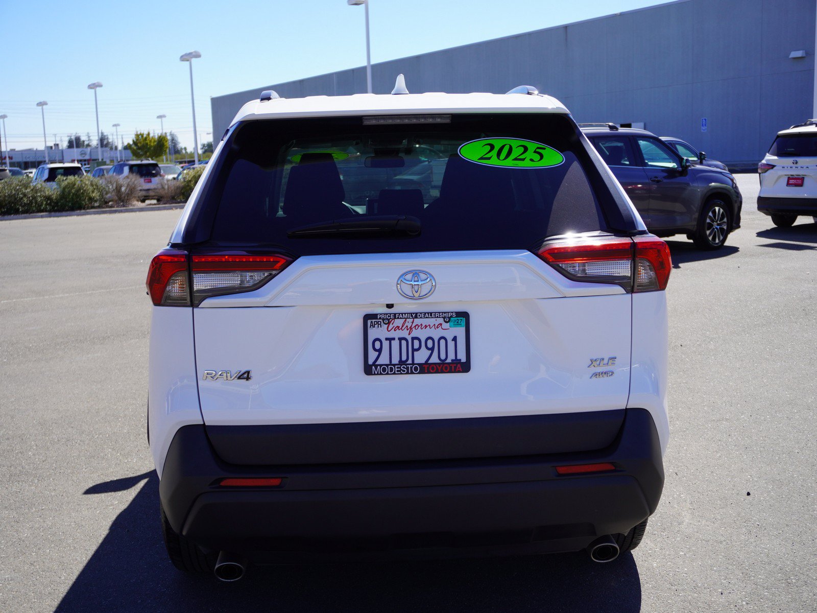 Used 2025 Toyota RAV4 XLE w/ Weather Package AWD/4WD image 9