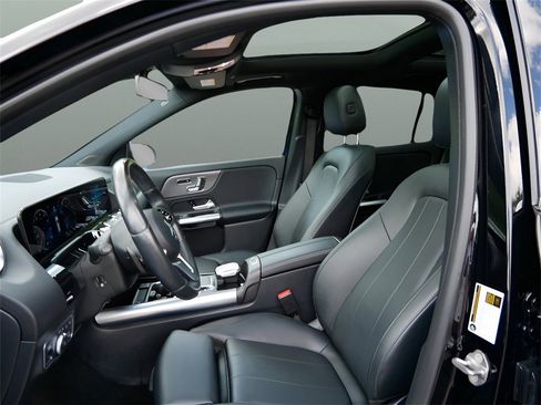 Used 2022 Mercedes-Benz GLA 250 4MATIC image 10