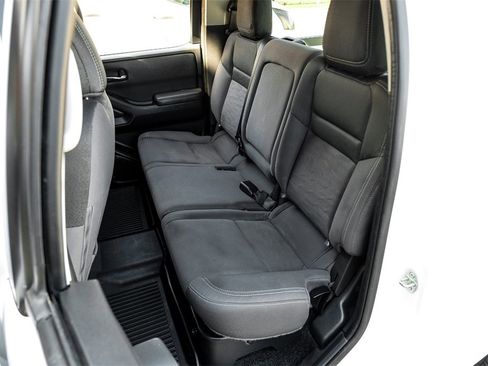 Used 2022 Nissan Frontier SV image 38