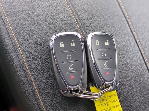 Used 2020 Chevrolet Traverse LT image 34