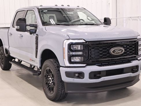 New 2026 Ford F350 Lariat w/ Black Appearance Package AWD/4WD image 3