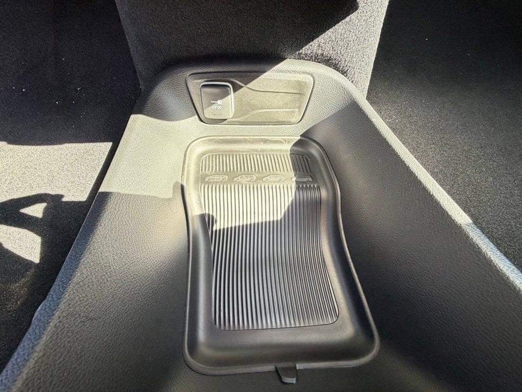 New 2026 Chrysler Pacifica Select FWD image 20