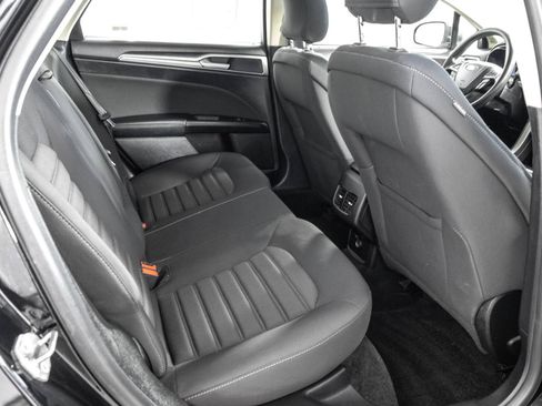 Used 2018 Ford Fusion SE FWD image 37