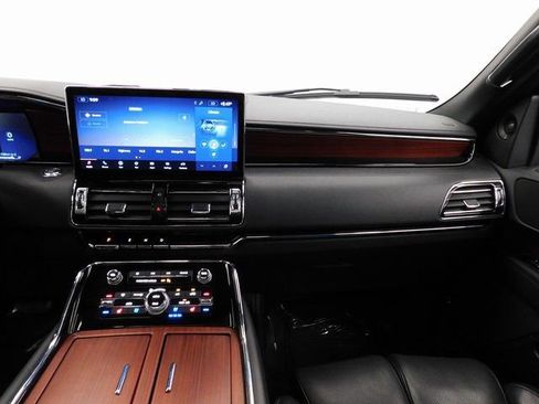 Used 2023 Lincoln Navigator Reserve image 41