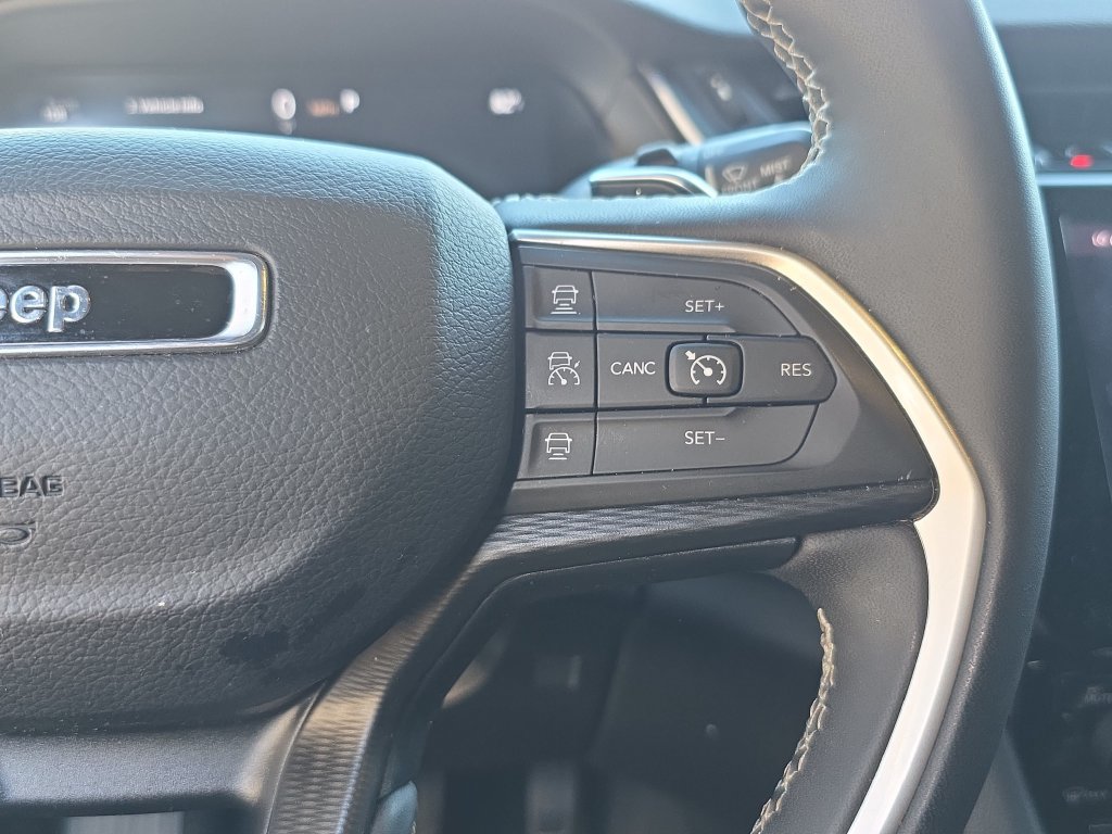 Used 2024 Jeep Grand Cherokee Altitude RWD image 24
