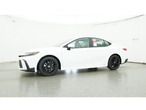 New 2026 Toyota Camry SE image 18
