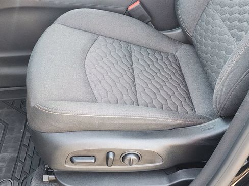 Used 2020 Chevrolet Equinox LT FWD image 24