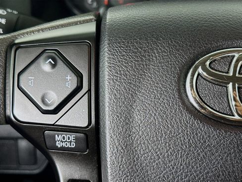 Used 2022 Toyota Tacoma SR RWD image 11