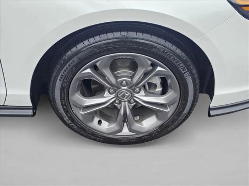 Used 2024 Honda Accord EX image 9