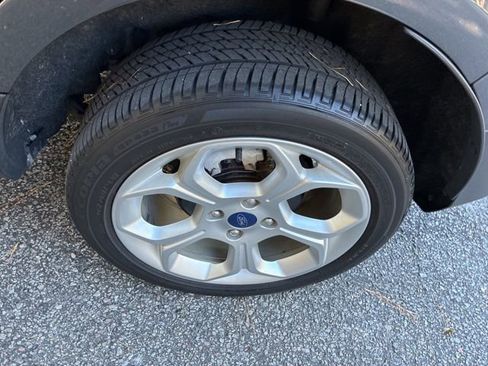 Used 2022 Ford EcoSport SE w/ SE Convenience Package image 12