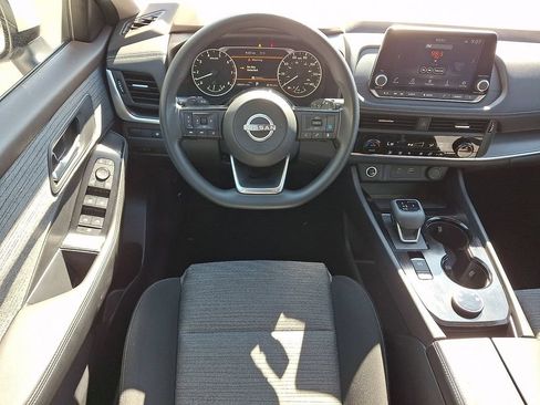 Used 2023 Nissan Rogue SV AWD/4WD image 12