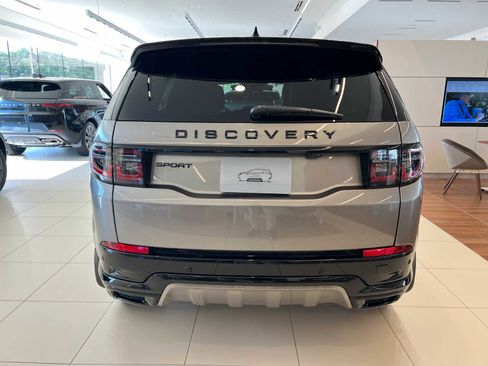 Used 2025 Land Rover Discovery Sport Dynamic SE image 4