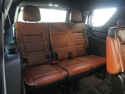 Used 2024 GMC Yukon Denali Ultimate image 18