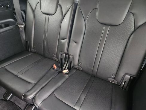 Used 2023 Kia Sorento S image 22