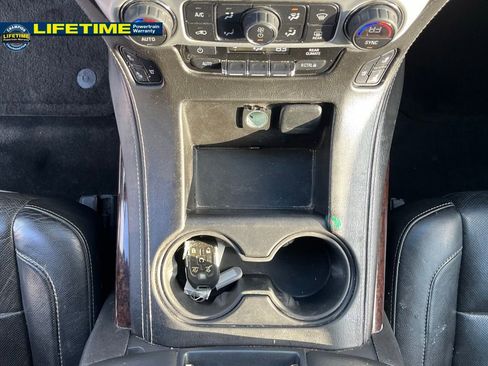 Used 2016 GMC Yukon XL SLT w/ Open Road Package image 22