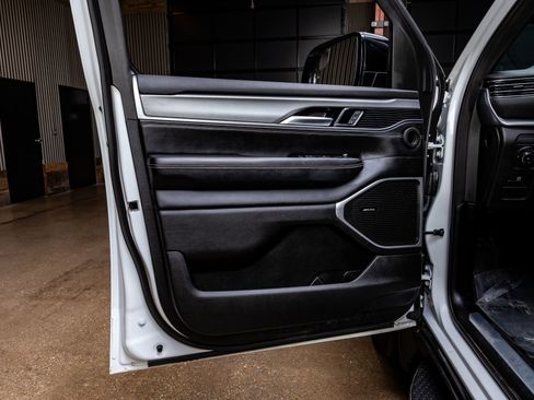 Used 2023 Jeep Wagoneer Series II image 33