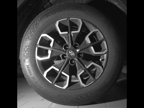 Used 2024 Hyundai Santa Cruz SEL w/ Activity Package FWD image 25