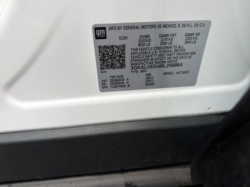 Used 2024 GMC Terrain SLT w/ LPO, Floor Liner Package image 33