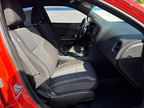 Used 2019 Dodge Charger SXT RWD image 23