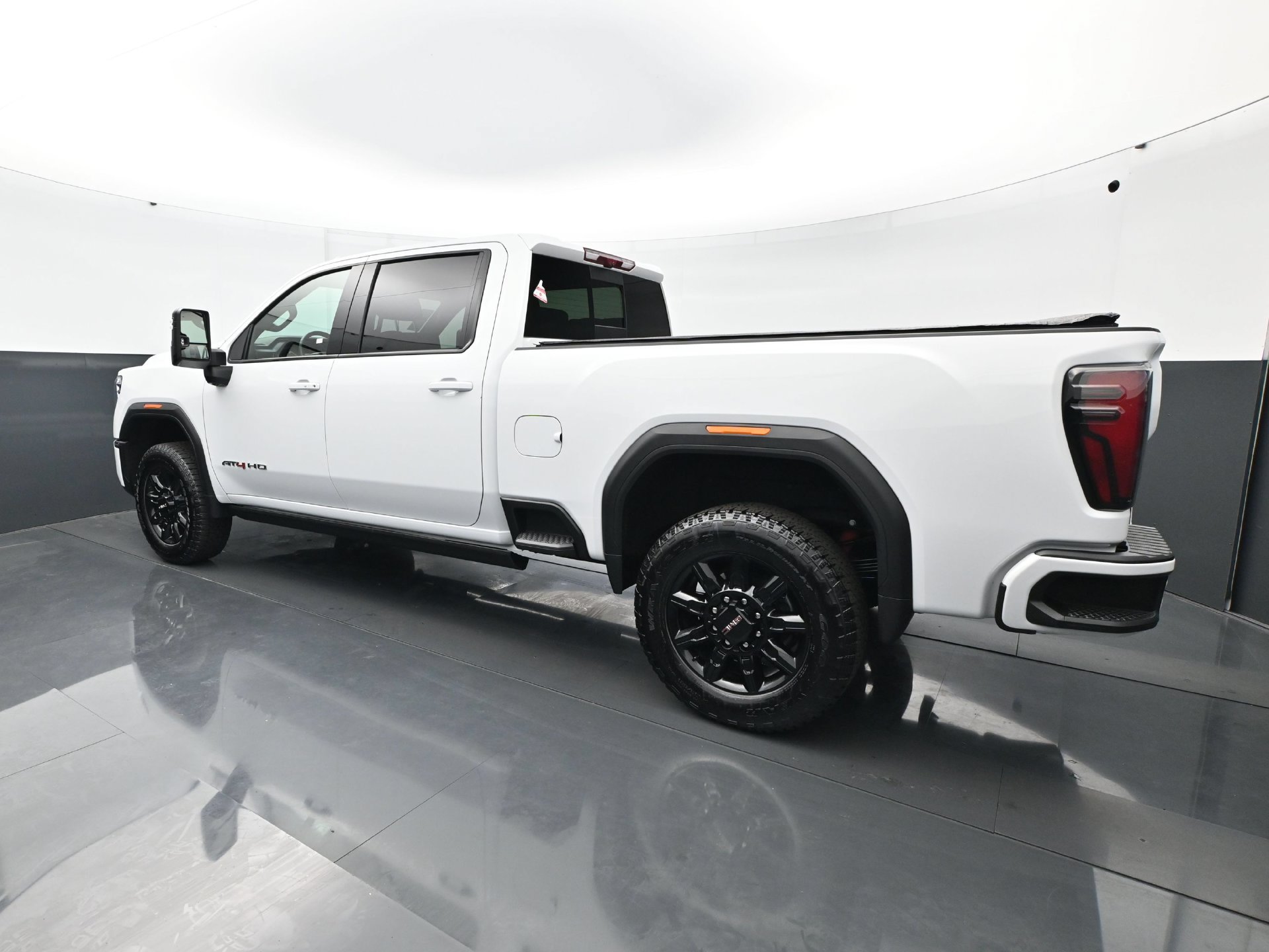 Used 2026 GMC Sierra 3500 AT4 w/ AT4 Premium Plus Package AWD/4WD image 4