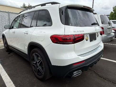 Used 2023 Mercedes-Benz GLB 250 4MATIC image 3